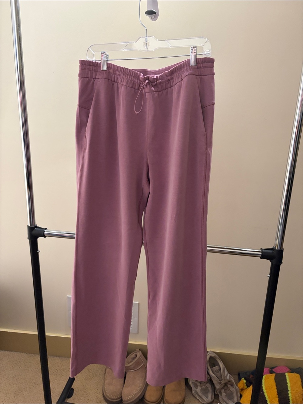 lululemon athletica Relaxed Drawstring Track Pants in Mauve
